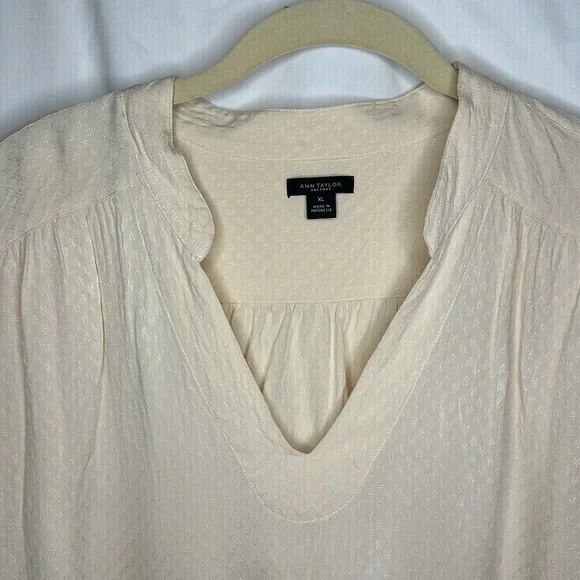 Ann Taylor Top - Picture 3 of 3